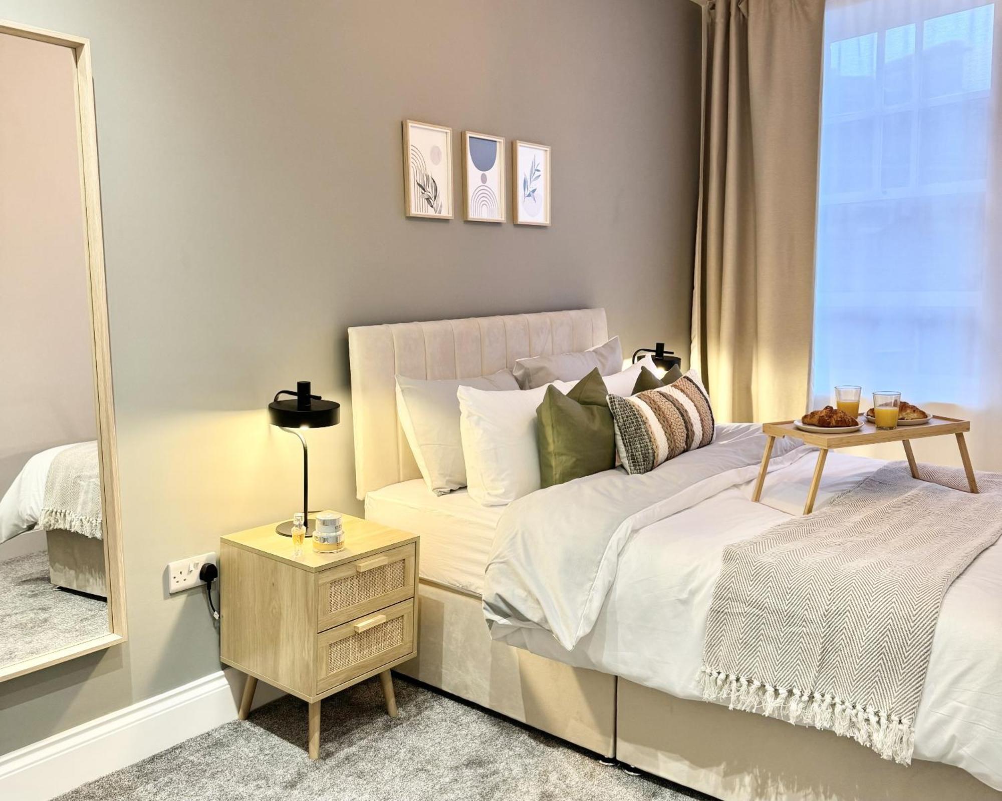 The Yorkshire Crown - Luxury Apartment - Free Parking Nearby Harrogate Exterior photo