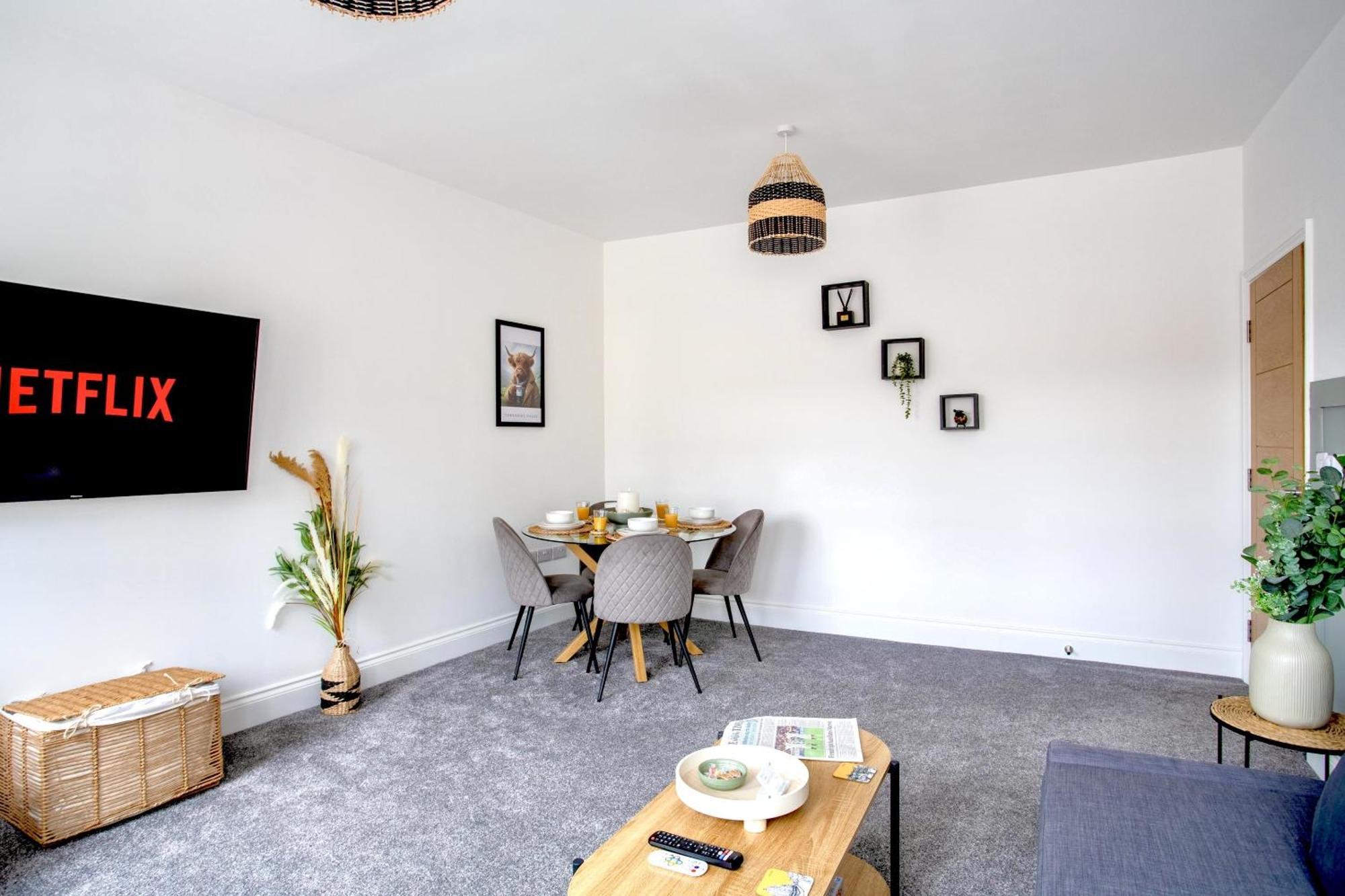 The Yorkshire Crown - Luxury Apartment - Free Parking Nearby Harrogate Exterior photo